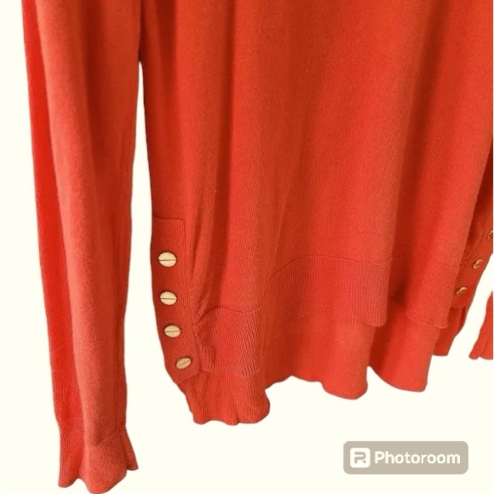 Michael Kors Women V-Neck Orange LARGE. Cute gold button embellishments.